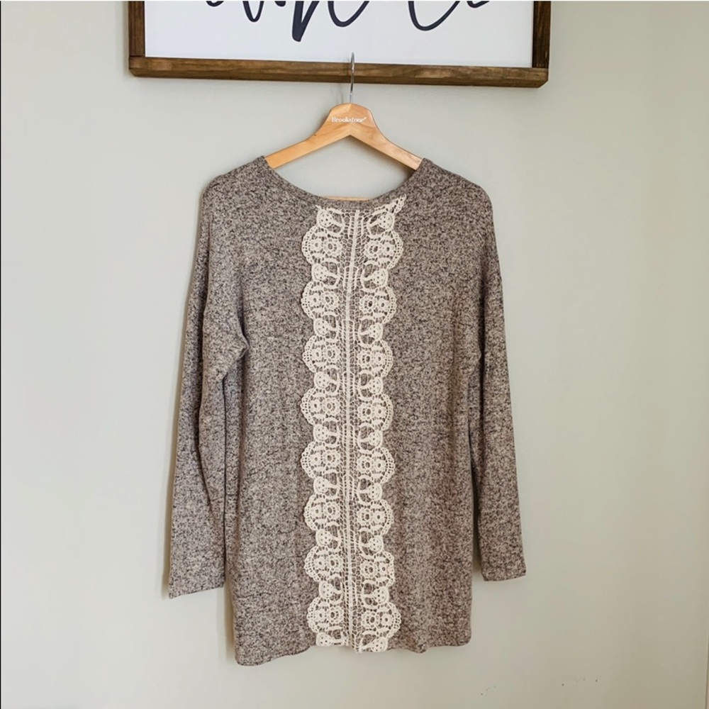 “𝙲𝚞𝚝𝚎𝚕𝚢 𝙲𝚛𝚘𝚌𝚑𝚎𝚝“ comfy top. - Picture 7 of 8
